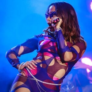 'Sexta-feira chegou e eu só quero estar como...', disse Anitta