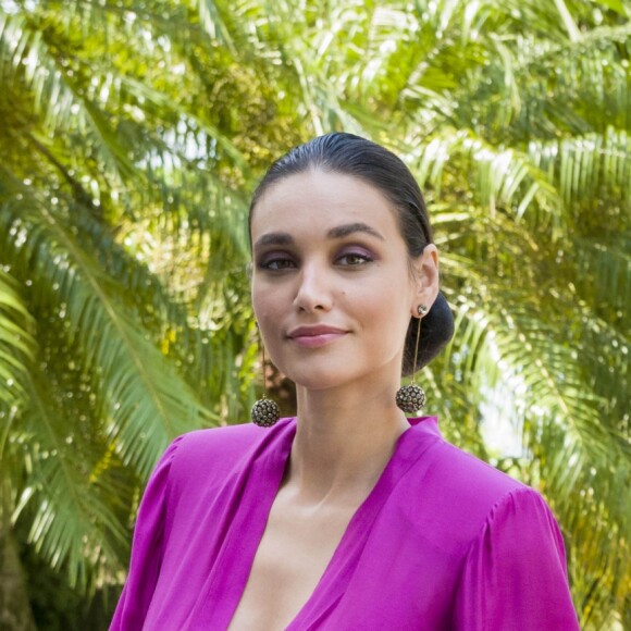 Débora Nascimento janta em restaurante com namorado, Luiz Perez, nesta quinta-feira, dia 10 de outubro de 2019