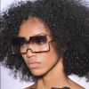 Óculos de sol: lente colorida com degradê é fashion e foi desfilada pela grife Korshi no São Paulo Fashion Week