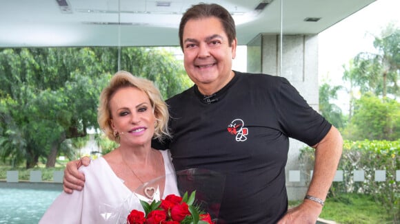 Fausto Silva foi convidado do especial do 'Mais Você' nos 20 anos do programa e ganhou homenagem da família