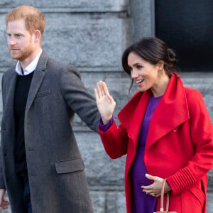 Meghan Markle mostrou a versatilidade da peça ao usá-la na gravidez e depois de grávida