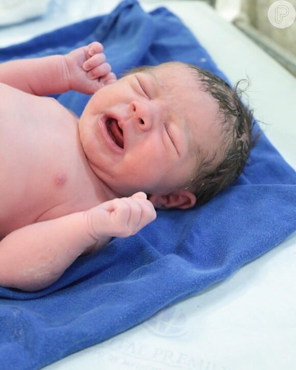 Flor, filha de Mateus Liduário e Marcella Barra, nasceu nesta nesta quarta-feira, 23 de outubro de 2019