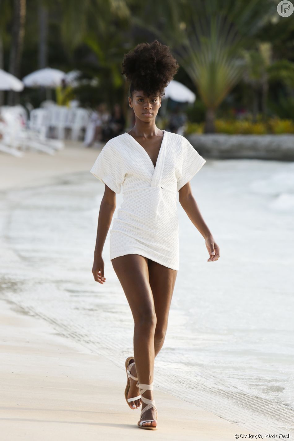 vestido branco praia