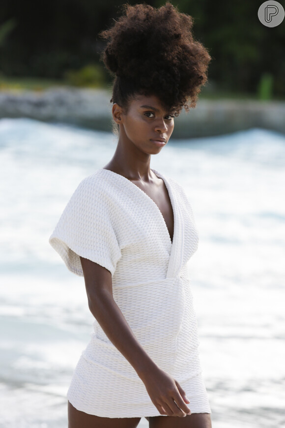Vestido branco no verão: modelo da Hype Beachwear para o verão 2020 apareceu no Fashion Resort