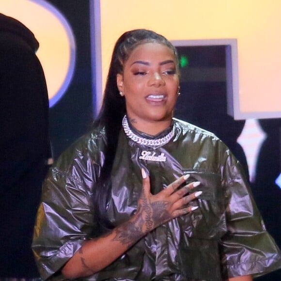 Ludmilla recebeu prêmio na categoria 'Música Chiclete', por 'Onda Diferente', parceria com Anitta. Afastadas após brigas, as duas não subiram juntas ao palco