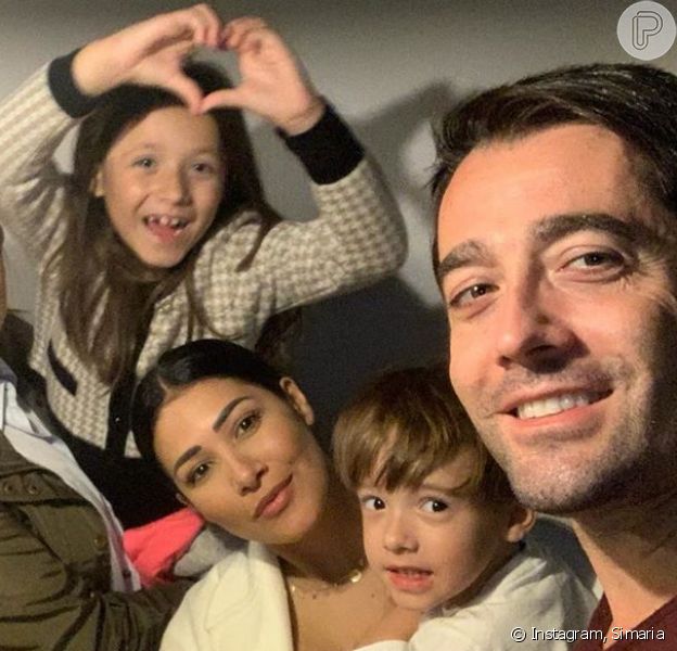 Foto de Simaria, dupla de Simone, com marido e filhos surpreende web