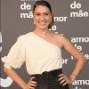 Moda das famosas na festa da novela 'Amor de Mãe': look de Clarissa Pinheiro tem calça de couro e decote de um ombro só