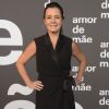 Moda das famosas na festa da novela 'Amor de Mãe': Adriana Esteves usa vestido com saia assimétrica