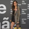 Moda das famosas na festa da novela 'Amor de Mãe': Nanda Costa usa chunky sneaker com solado maximalista
