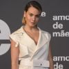 Moda das famosas na festa da novela 'Amor de Mãe': Letícia Lima usa tuxedo dress monocromático para evento de moda