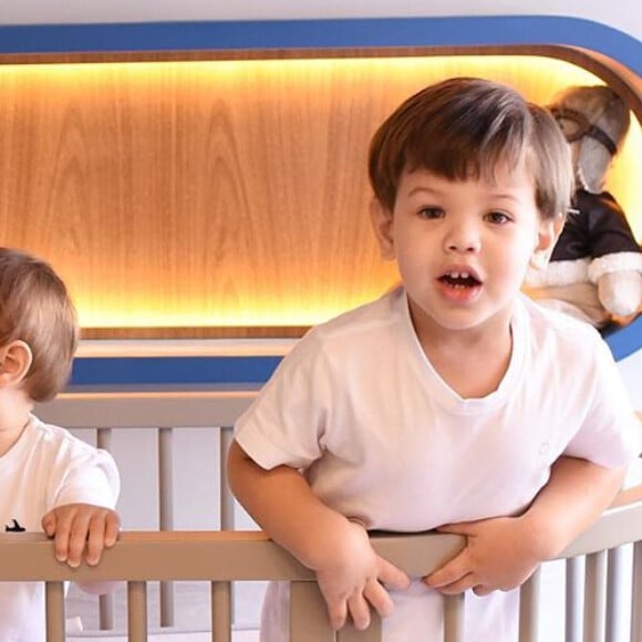 Filho de Andressa Suita e Gusttavo Lima, Gabriel encantou a mãe ao se lambuzar com chocolate