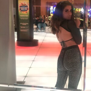 Anitta curte e dança em festa em Las Vegas nesta quarta-feira, dia 13 de novembro de 2019