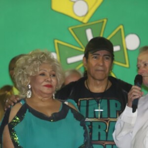 Iza é coroada rainha de bateria da Imperatriz Leopoldinense ao lado de Alcione