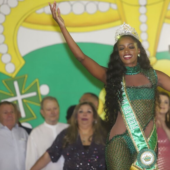 Iza é coroada rainha de bateria da Imperatriz Leopoldinense