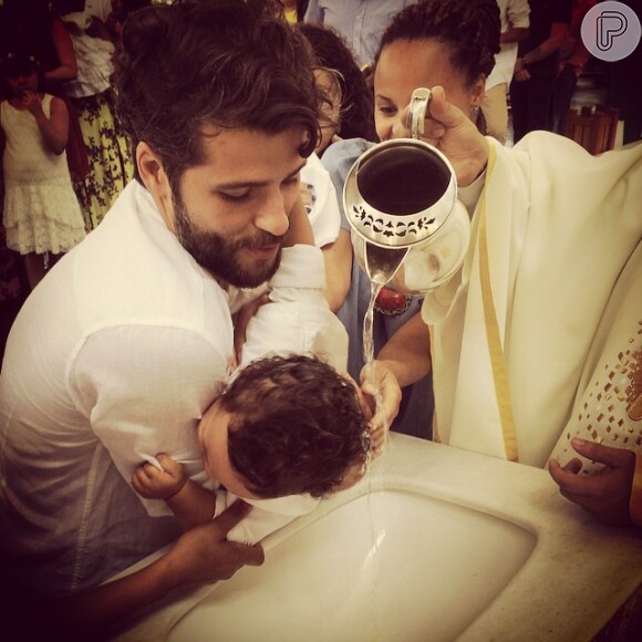 Bruno Gagliasso batizou o afilhado no último domingo (12)