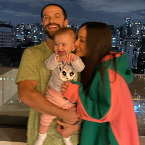 Sabrina Sato e Duda Nagle são pais de Zoe, de 11 meses