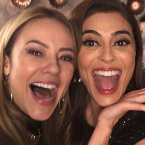 Paolla Oliveira se divertiu com Juliana Oliveira nos bastidores finais de 'A Dona do Pedaço'