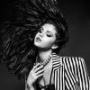 Selena Gomez posa para editorial de moda