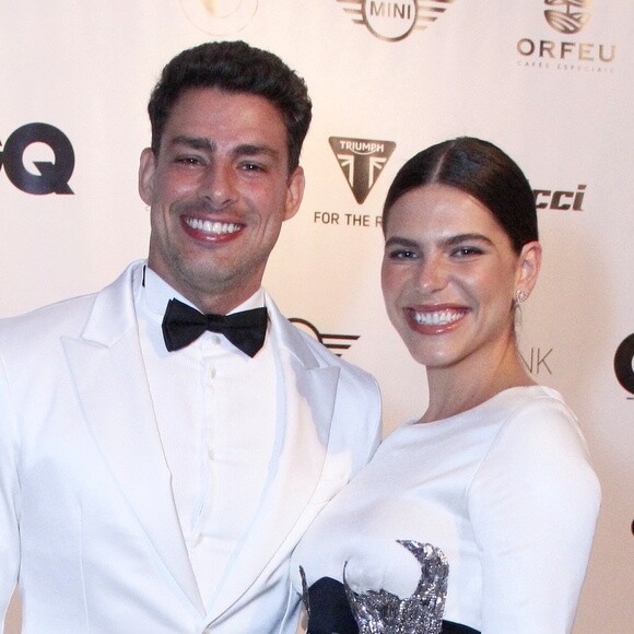 Cauã Reymond e Mariana Goldfarb posam juntos no Men of The Year 2019