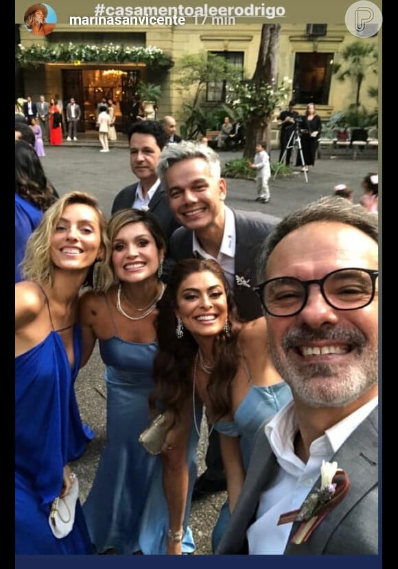 Flávia Alessandra e Juliana Paes posam com Otaviano Costa e amigos no casamento de Ale de Souza e Rodrigo Shimoto