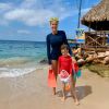 Ana Hickmann levou o filho para aprender a mergulhar na praia Pirate Bay