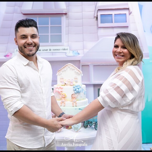 Namorado de Maríia Mendonça, Murilo Huff vem treinando troca de fraldas para receber o primeiro filho com a sertaneja, Leo