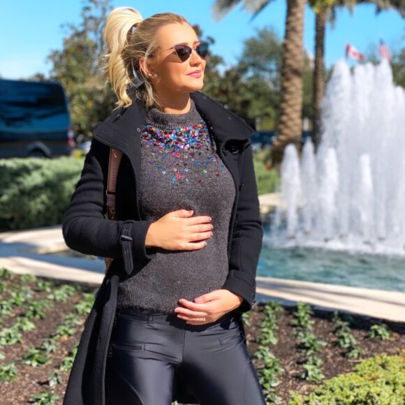 Ana Paula Siebert está em Orlando para fazer o enxoval da filha