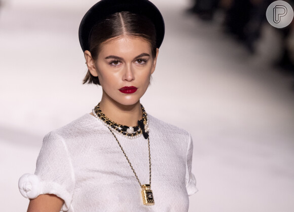 Tendência de beleza: boca glossy e wet hair foram destaques no desfile da coleção Chanel D'art