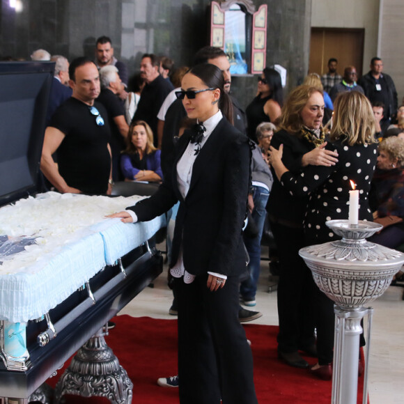 Sabrina Sato se despediu de Gugu Liberato na Assembléia Legislativa de São Paulo