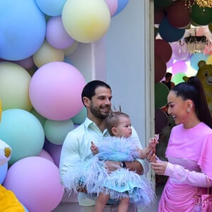 Sabrina Sato e Duda Nagle celebram primeiro aniversário de Zoe