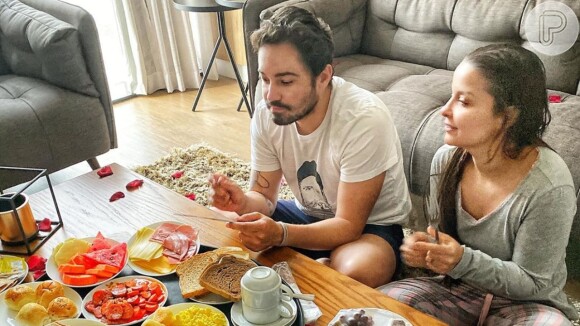 Maiara e Fernando tomam café da manhã após noite romântica, em 8 de dezembro de 2019
