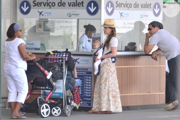 Thiago Lacerda pediu um táxi especial, capaz de acomodar toda a família