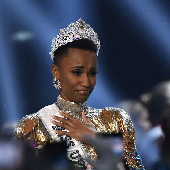 Representatividade: Miss Universo é celebrada por Gio Ewbank, Taís Araújo e mais famosas nesta segunda-feira, dia 09 de dezembro de 2019