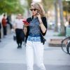 Moda jeans 2020: calça com três camadas de cós apareceu no street style internacional da última temporada de moda