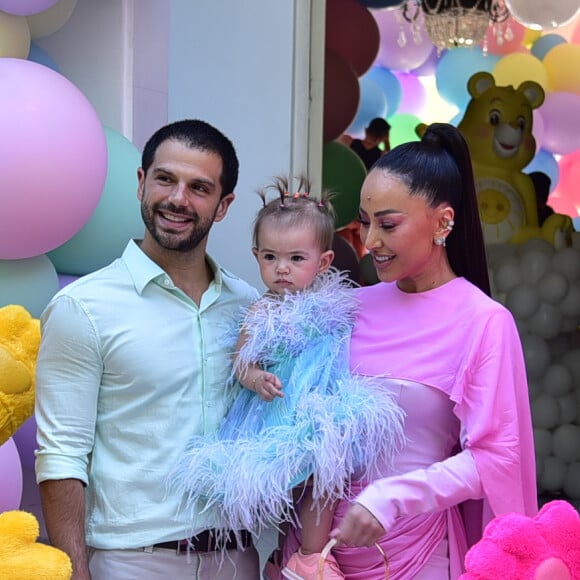 Filha de Sabrina Sato, Zoe se encantou com a decoração de sua festa de 1º aniversário, cujo tema foram os Ursinhos Carinhosos