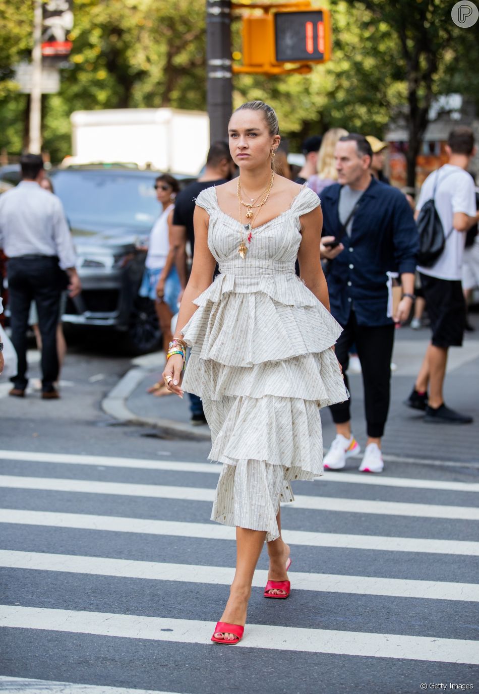 vestido midi está na moda