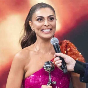 Juliana Paes vence prêmio de Melhor Atriz no Melhores do Ano 2019, realizado no programa 'Domingão do Faustão', neste domingo, 15 de dezembro de 2019