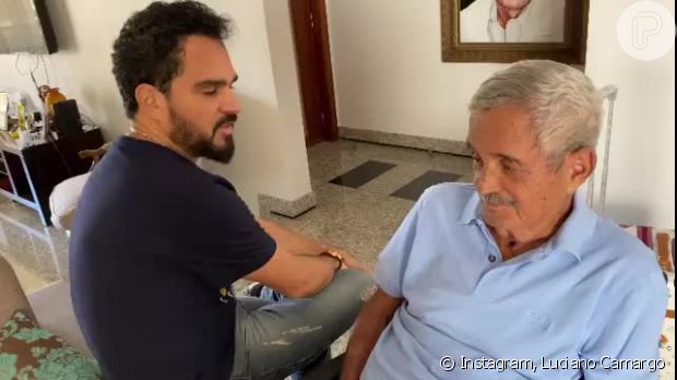 Luciano Camargo se diverte com o pai, Francisco, de 82 anos. Vídeo!