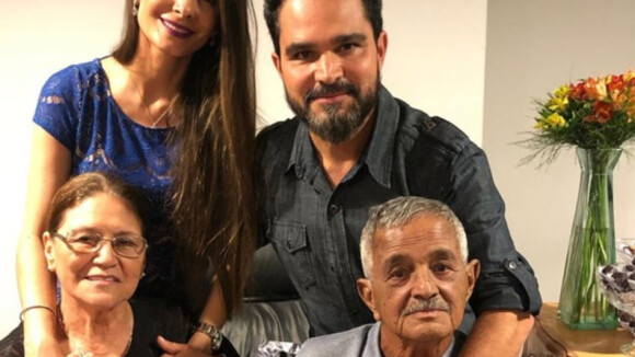 Luciano Camargo se diverte com o pai, Francisco, de 82 anos, em vídeo: 'Esperto'