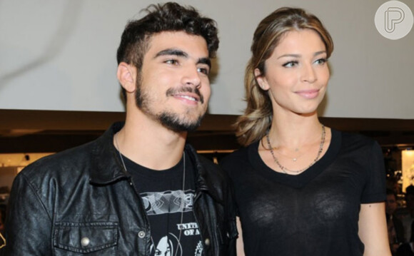 Grazi Massafera e Caio Castro são vistos juntos com filha da atriz, Sofia, em foto postada por fã nesta segunda-feira, dia 23 de dezembro de 2019