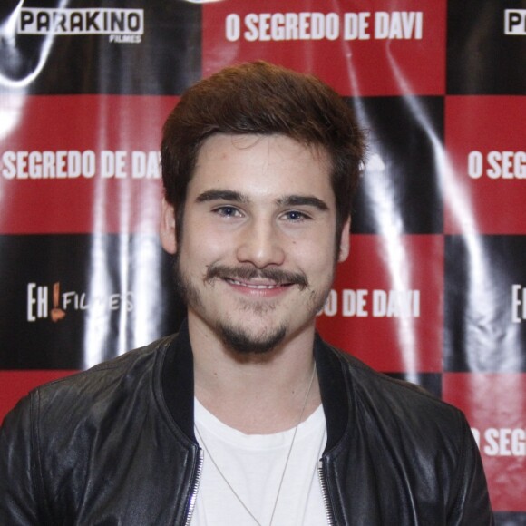 Nicolas Prattes confirma nova relação: 'Há três meses'