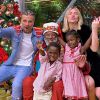 Giovanna Ewbank e Bruno Gagliasso convidam o Papai Noel Seu Rubens para comemorar Natal em família