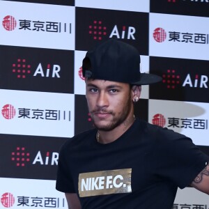 Neymar chama atenção por valor de avião particular