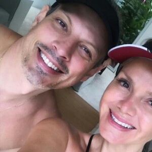 Eliana teve a companhia do noivo, Adriano Ricco, em treino