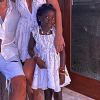 Filha de Giovanna Ewbank, Títi rouba a cena com look e posa estilosa em foto para o Réveillon 2020