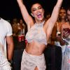 Moda de Juliana Paes: atriz elegeu um conjuntinho metalizado para curtir a virada do ano na festa John John Rocks