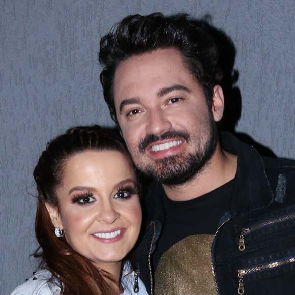 Fernando Zor acabou por telefone o namoro com Maiara, irmã de Maraisa, diz a coluna Fábia oliveira, do jornal 'O Dia', nesta sexta-feira, 3 de janeiro de 2020