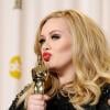 Adele recebeu sua primeira estatueta do Oscar, sendo que já possui 7 Grammys e um Globo de Ouro