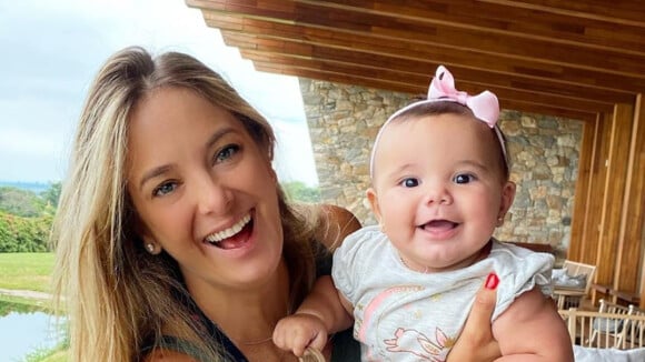 Filha de Ticiane Pinheiro estoura o fofurômetro sorridente em foto com a mãe