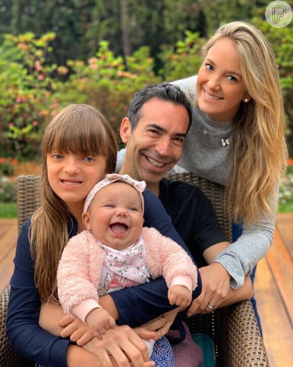 Ticiane Pinheiro compartilha com frequências fotos ao lado do marido, Cesar Tralli, e das filhas, Rafaella e Manuella